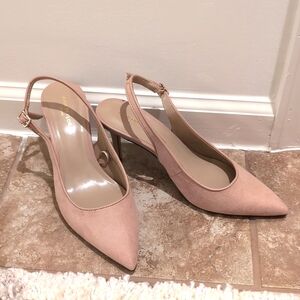 NWOT Ann Taylor Factory nude pumps 7.5